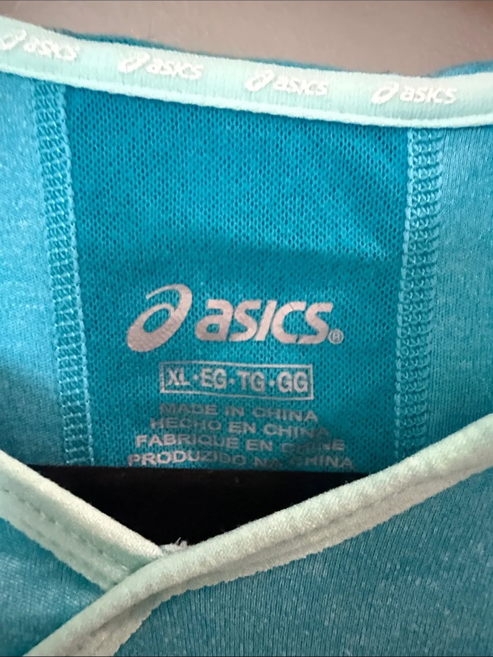 Asics Women's Aqua Hooded activewear top XL with  Contrast Trim